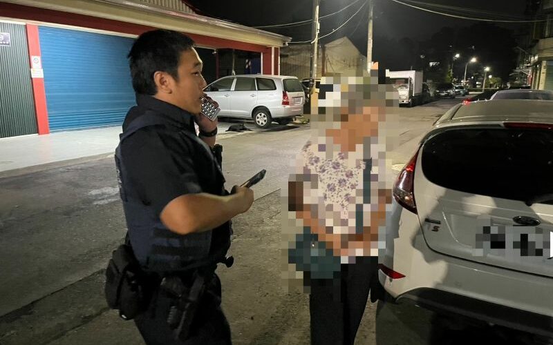 婦人服藥後路上遊蕩　暖心內埔警協助返家