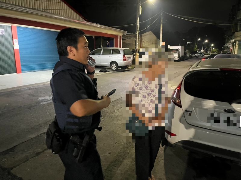 婦人服藥後路上遊蕩　暖心內埔警協助返家