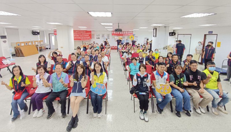 港灣新聞網 / 50年堅守鄰里第一線！前金區表揚45位特優暨資深鄰長　最資深服務半世紀感動全場