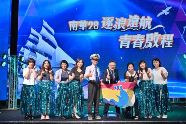 40年後重返校園圓夢    計程車司機勇奪市長獎！南華高中畢業生寫下逆風人生