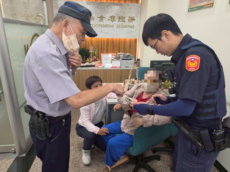 港灣新聞網／網友一句話險騙10萬元！東港警銀聯手阻詐　成功守住婦人積蓄
