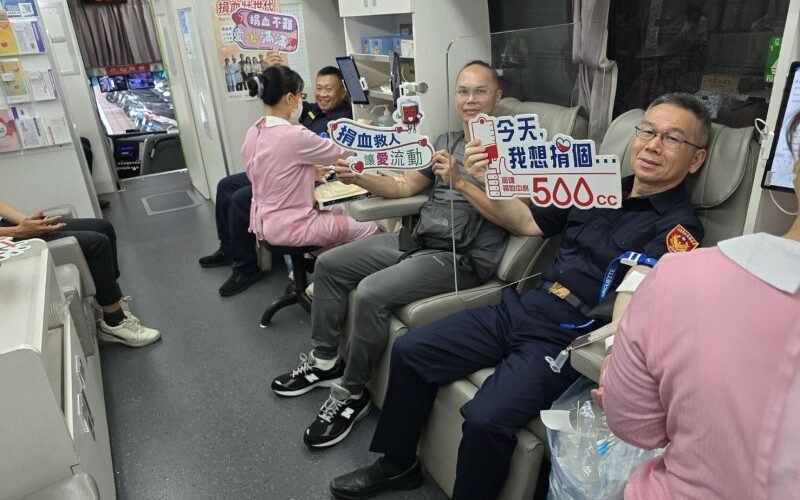港灣新聞網／豪雨澆不熄熱血！高雄市警警察節募得3萬5,500CC熱血傳愛