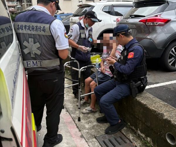 港灣新聞網／89歲翁跌倒流血仍掛念回家　前鎮暖警護送返家感動家屬