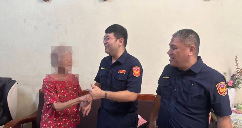 港灣新聞網／85歲老婦走失25小時橫跨4行政區　前鎮警調閱百支監視器平安尋回