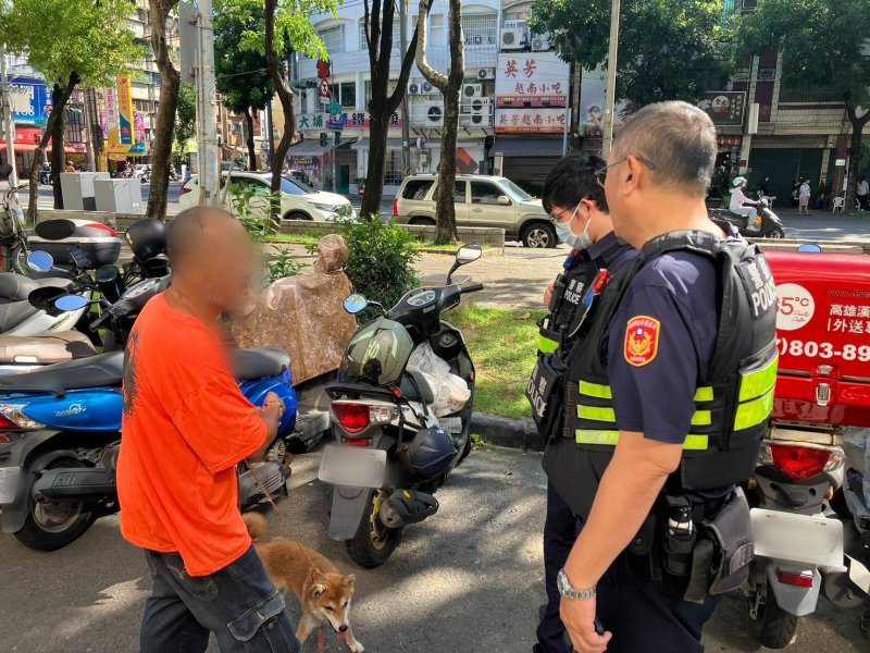 港灣新聞網／回診後忘記機車停哪！老翁急得團團轉 小港暖警靠「這線索」尋回愛車