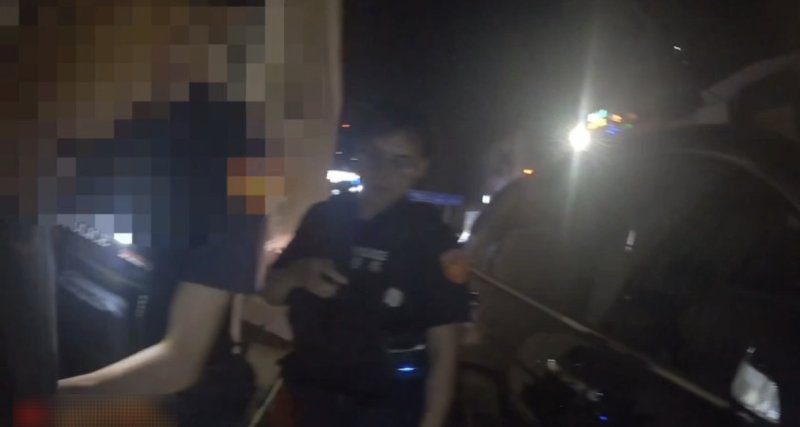 港灣新聞網／毒駕男心虛棄車狂奔百公尺！鼓山警巷弄圍捕逮人 法院裁定羈押