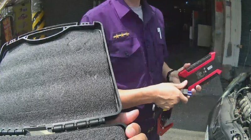 港灣新聞網／買完水果竟發不動！六旬婦內埔街頭急壞　暖警拿出「秘密武器」3分鐘救援