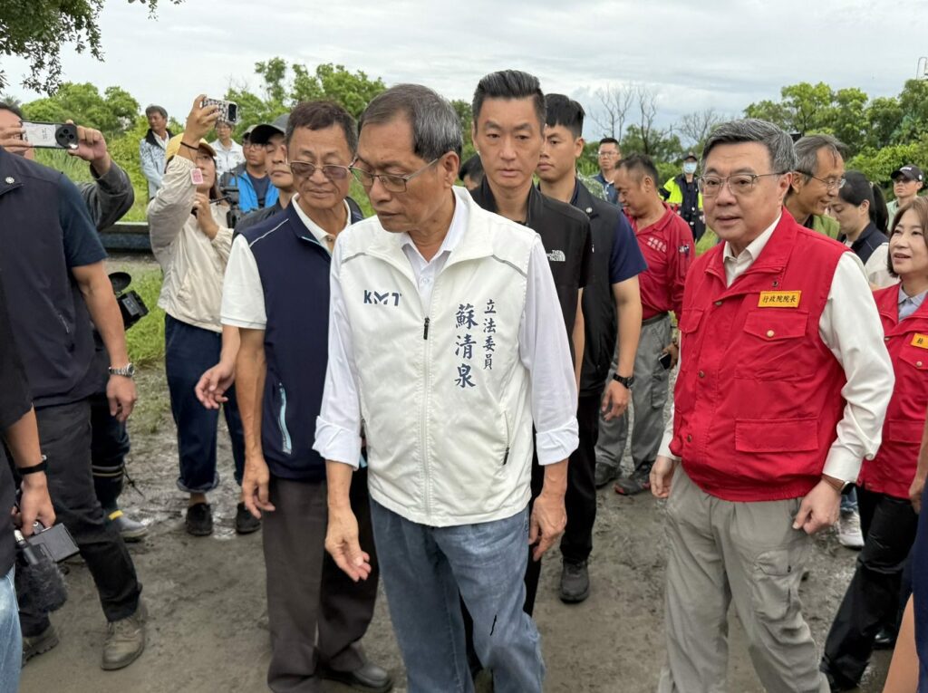 豪雨重創屏東災後復原啟動　蘇清泉陪同行政院長勘災爭取重建資源