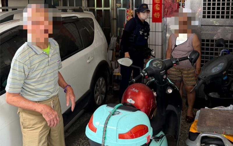 失智老翁烈日下迷途徘徊　崇蘭暖警平安護送返家