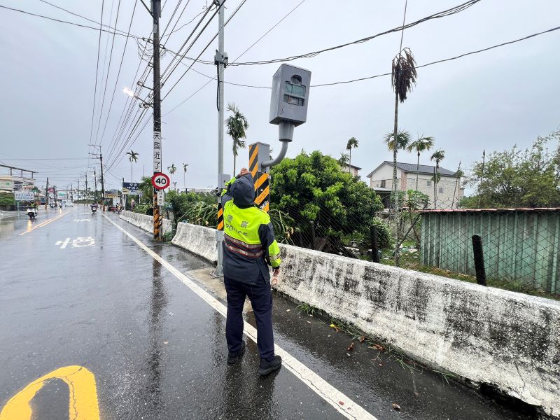 內埔鄉壽比路段測速照相機遭毀損　屏縣警訊