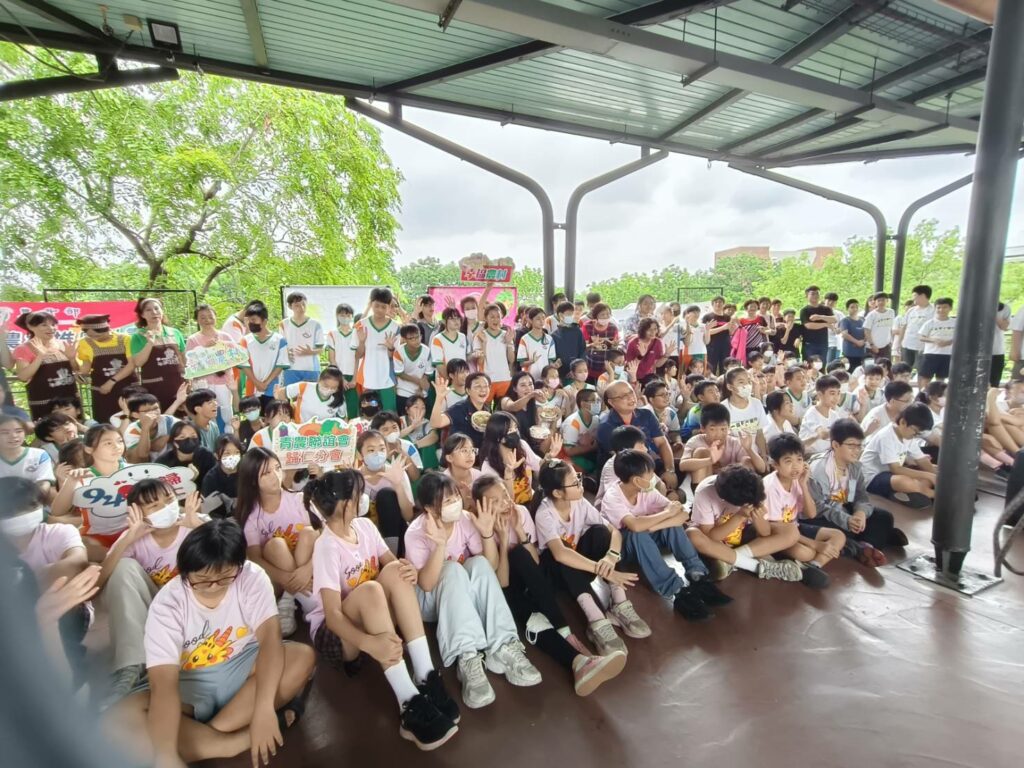紅瓦厝國小謝師宴熱鬧登場　從產地到餐桌推廣在地食材學童自煮共廚活動
