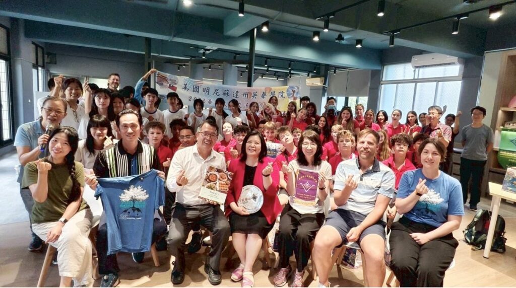 跨越太平洋打造多語教育典範　美國英華學院與南隆國中締結姊妹校