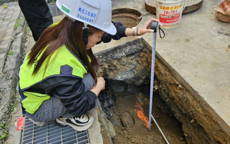 翻轉窄巷污水陣痛期！蘆洲5戶人家污水接管多次受阻終有解　市府同理心打造乾淨宜居家園