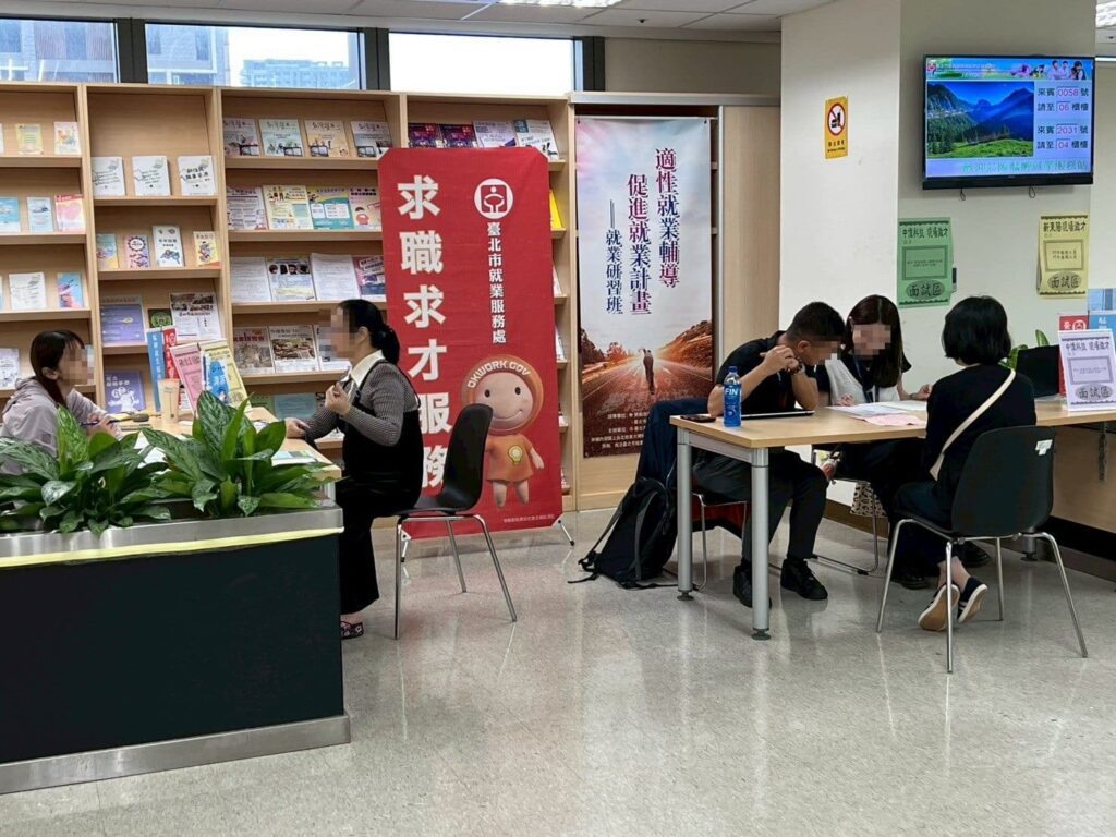 暑假求職黃金週來了！北市釋上千職缺　全聯、YouBike、肯德基都在找人