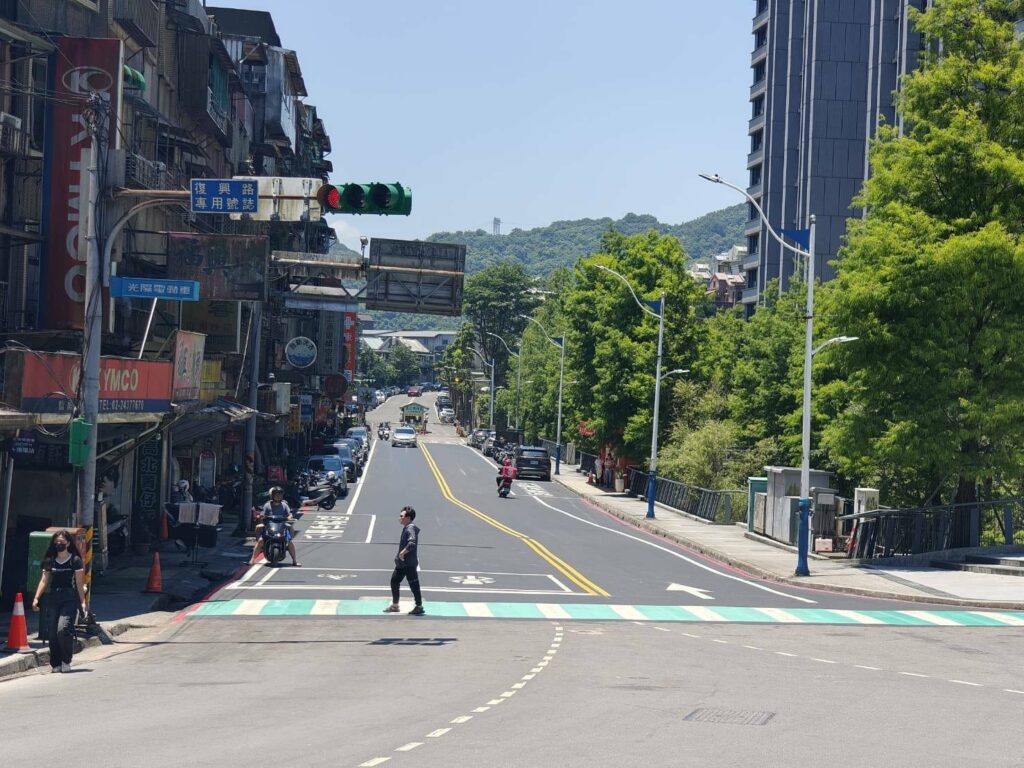 基隆復興路刨鋪翻新增設左轉車道　紓解車流壓力