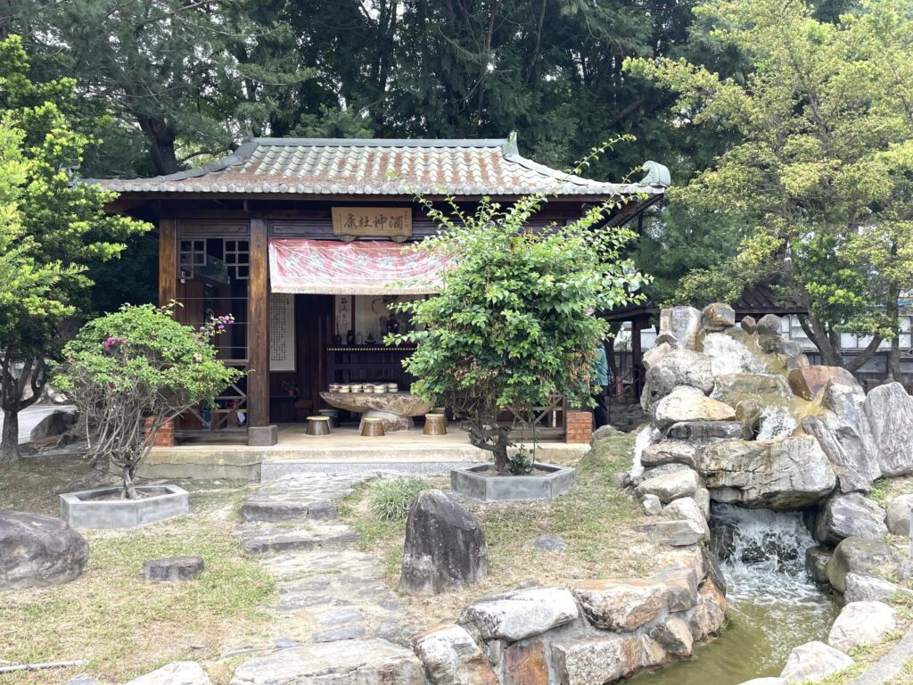 埔里酒廠退休員工回娘家　祭拜酒神杜康