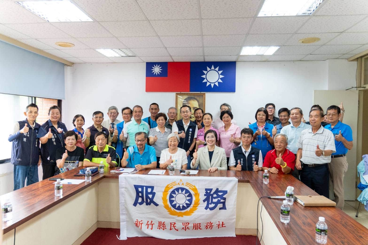 出席民眾服務社理監事會議　徐欣瑩承諾接棒楊文科　再喊2028重返執政
