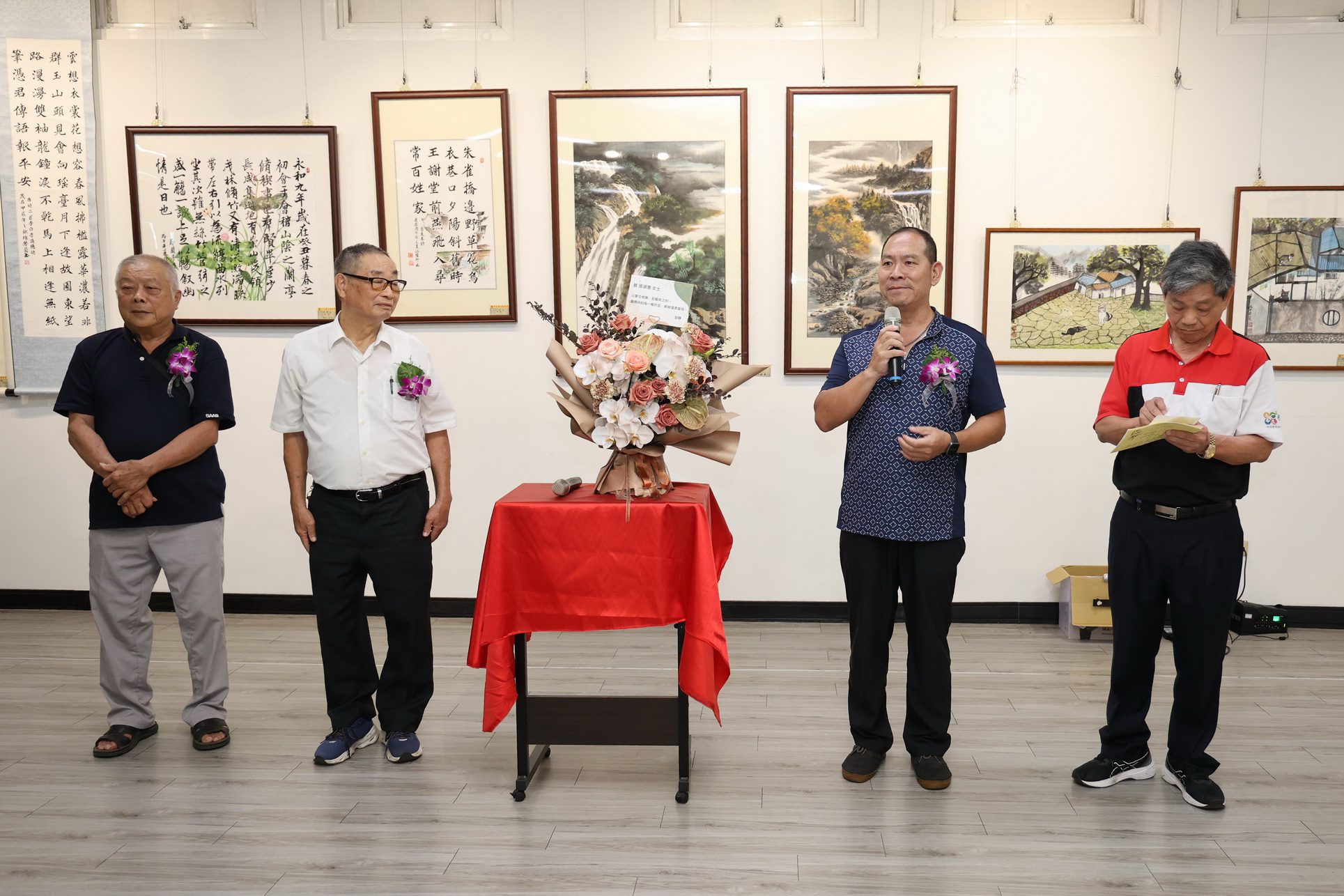 活到老、精彩到老！草屯和平老人會水墨聯展開幕  百幅筆墨展現銀髮族優雅生命力