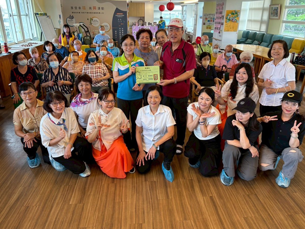 亞太鹿港渡假村公益樂團暖心獻藝  樂聲傳愛福興秀和苑日照中心