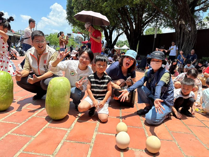 端午午時齊聚屏東書院　民眾齊聚立蛋祈好運