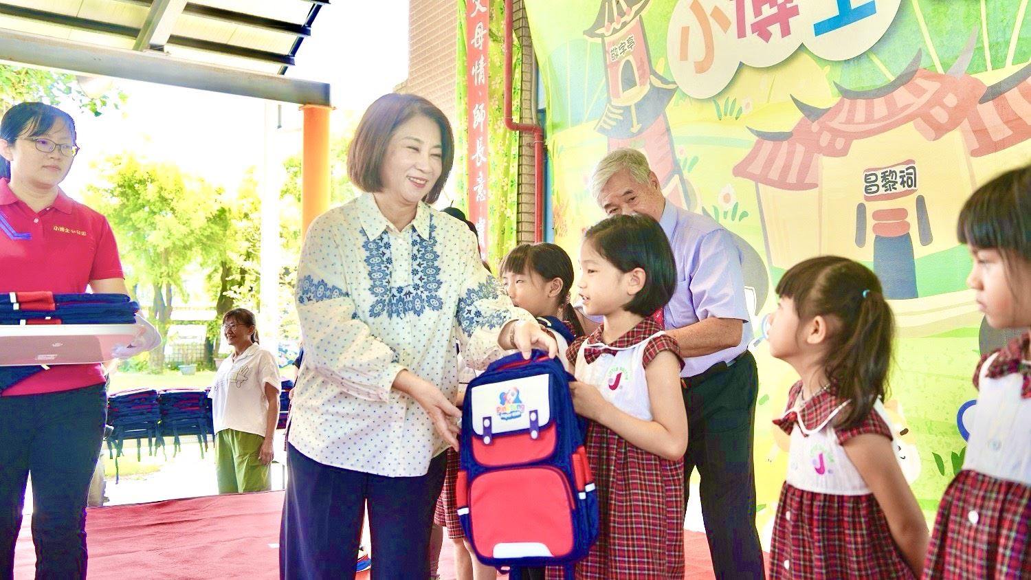 向星辰大海出發　屏縣火箭書包陪幼兒展翅高飛
