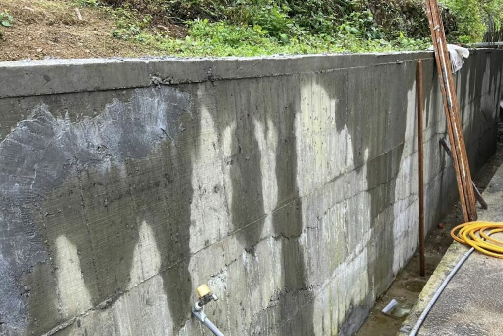拒絕非法工程！新北強力掃蕩山坡地違規     27件違法擋土牆已乖乖自行拆除