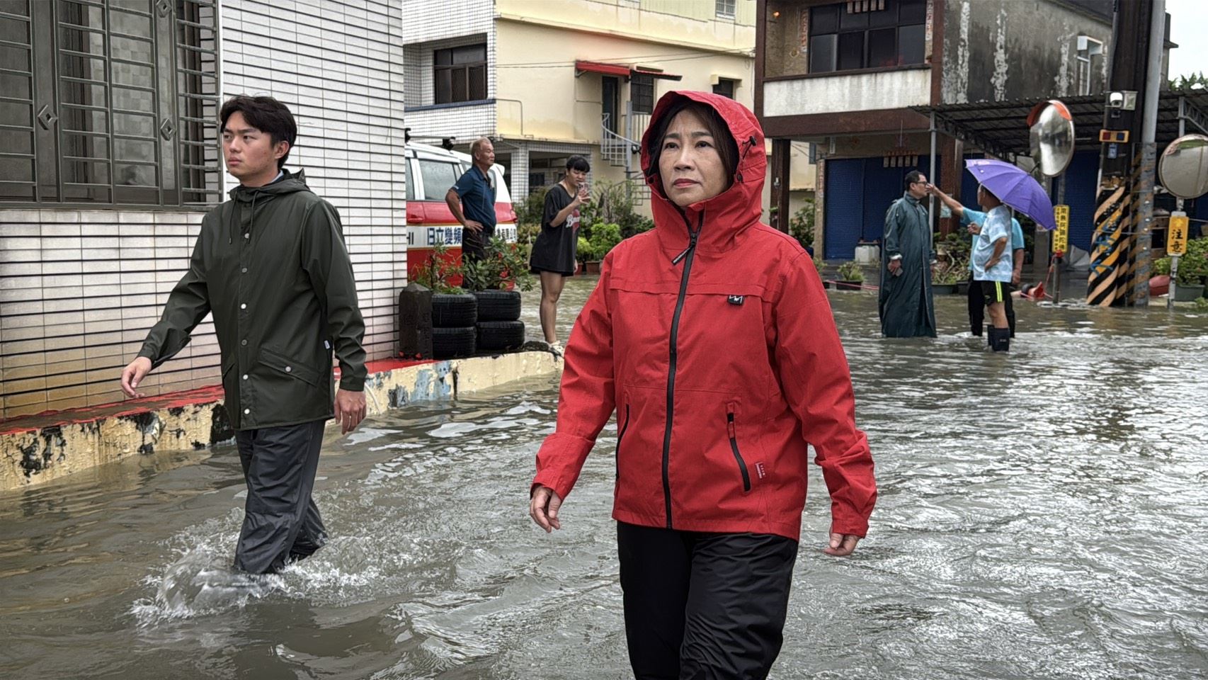 豪雨造成屏東多處積淹水  要求加速抽排恢復通行