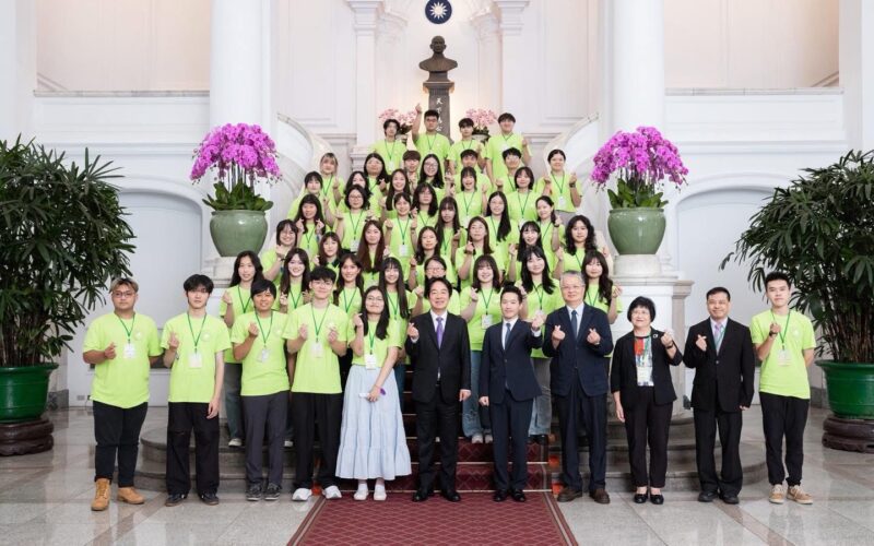 原青力量走向國際大仁科大海外志工團隊獲邀赴總統府