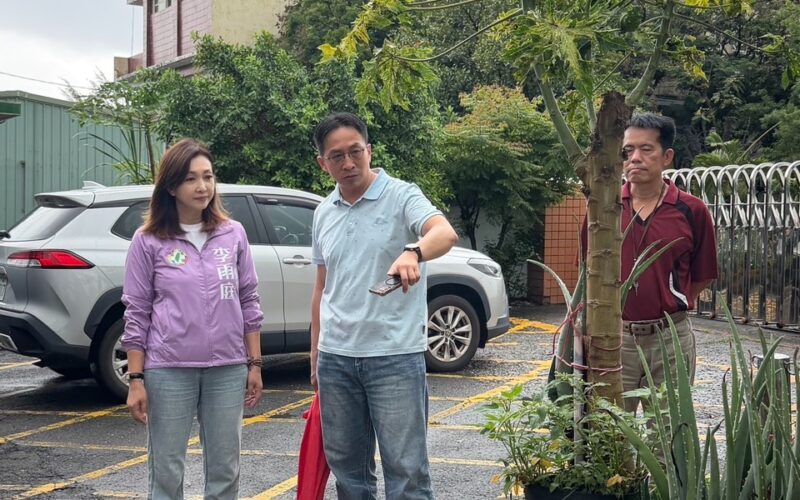 李雨庭議員不畏風雨涉水關心通學安全，中芸國小周邊步道改善持續推動