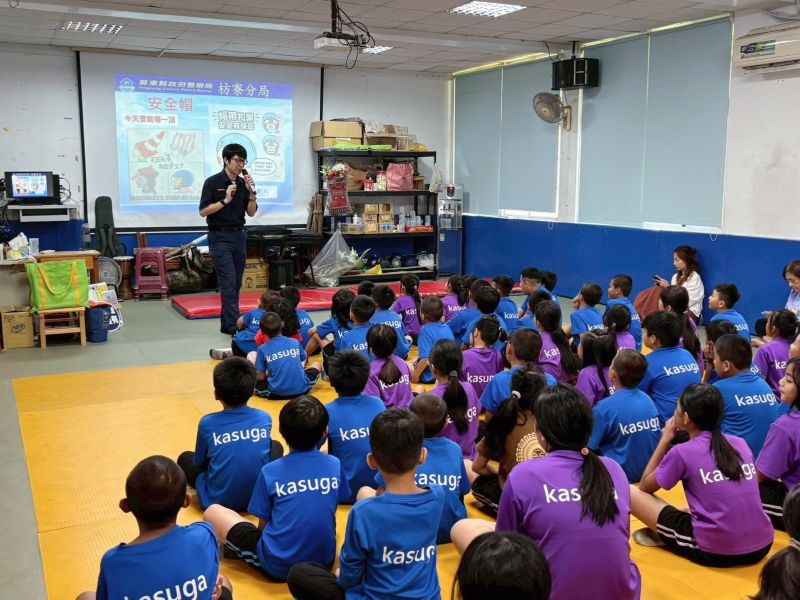 原鄉學童化身安全小尖兵　枋警校園宣導寓教於樂暨枋寮警訊