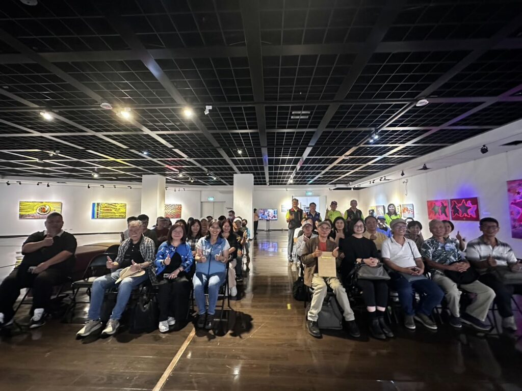 島嶼漂移-洪明爵個展-  解構人類中心主義！在AI時代，藝術家走進小琉球，用身體、抽象肌理、裂解與重構當代抽象繪畫