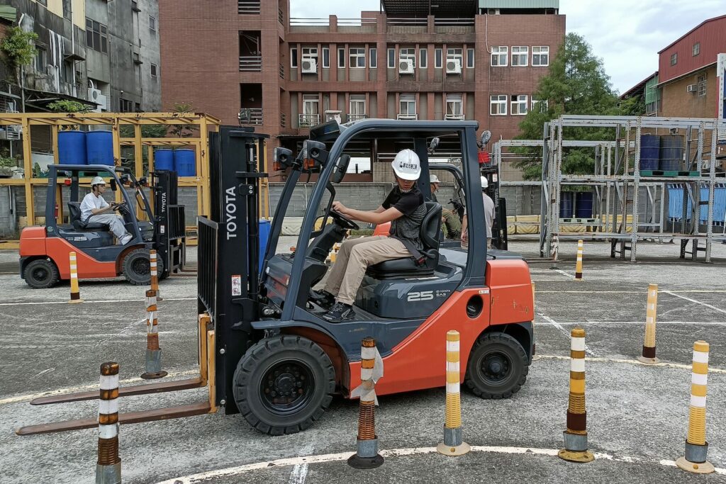 等當兵不浪費時間！新北推「畢業役男免費職訓班」即日起報名     超熱門AI、Excel課教到會