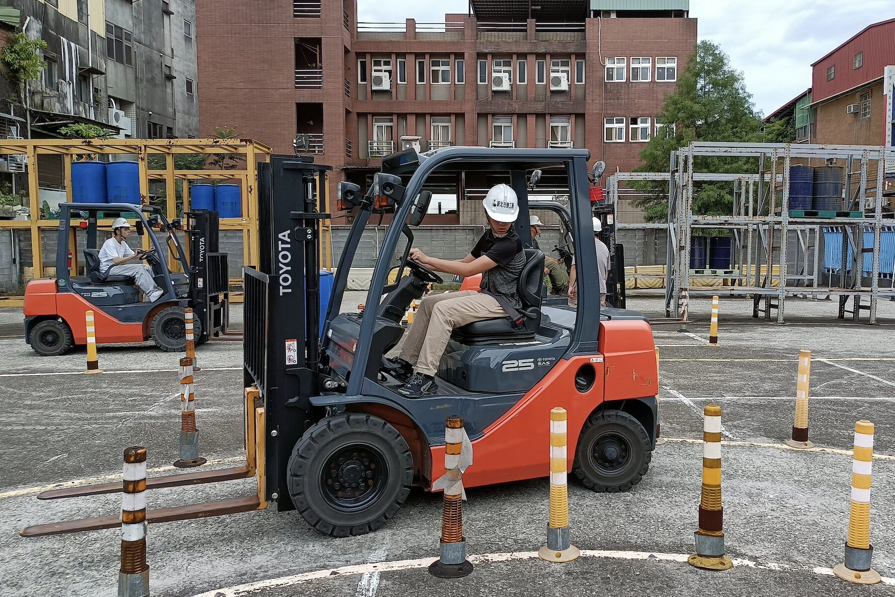 等當兵不浪費時間！新北推「畢業役男免費職訓班」即日起報名     超熱門AI、Excel課教到會