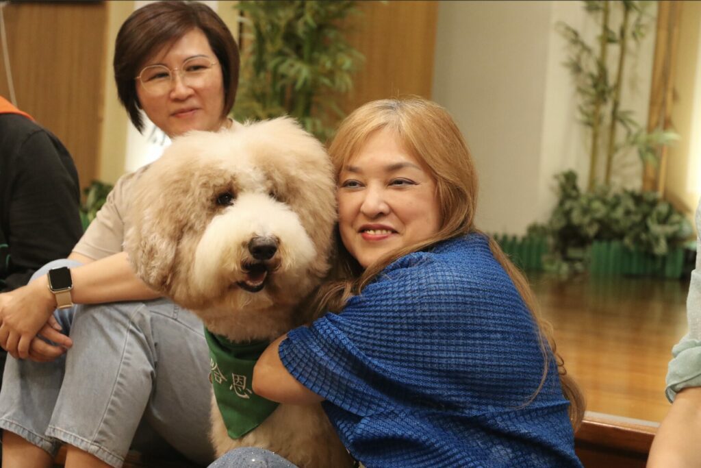 提升長者記憶與社會互動能     新北積極導入動物輔助治療多元創新非藥物介入
