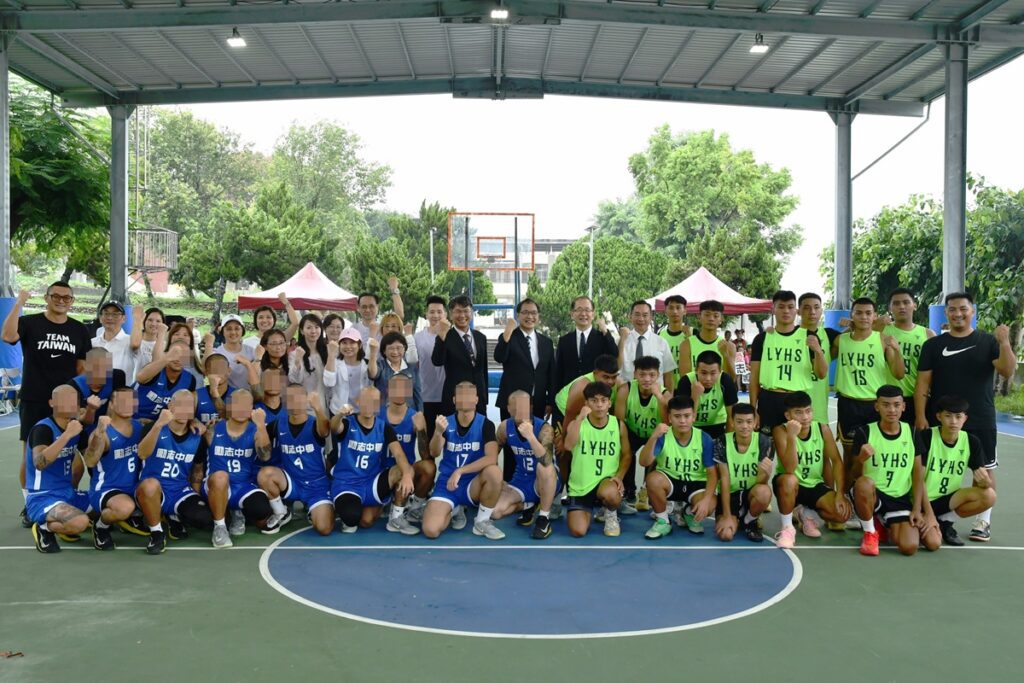 勵志VS來義 校際籃球友誼賽  部長到場加油鼓勵學子築夢前行