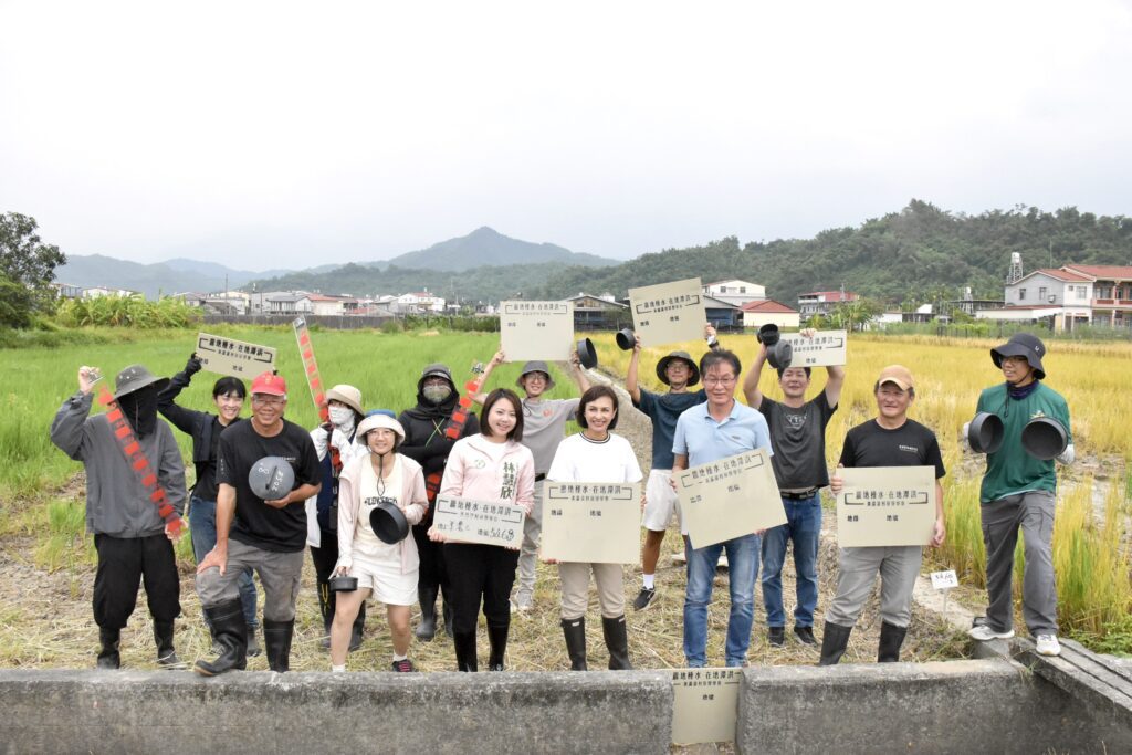 防汛前瞻部署！巴威颱風侵台前夕，立委邱議瑩會同美濃農會與田野學會視察「在地滯洪」整備