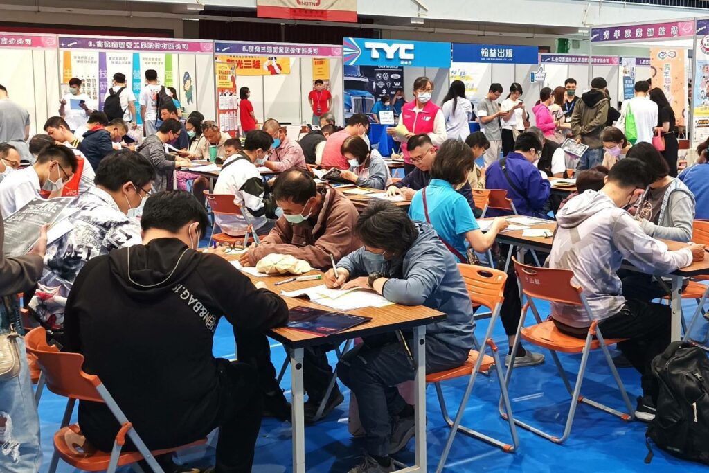 搶攻暑假求職潮 台南就業中心3場徵才接棒登場