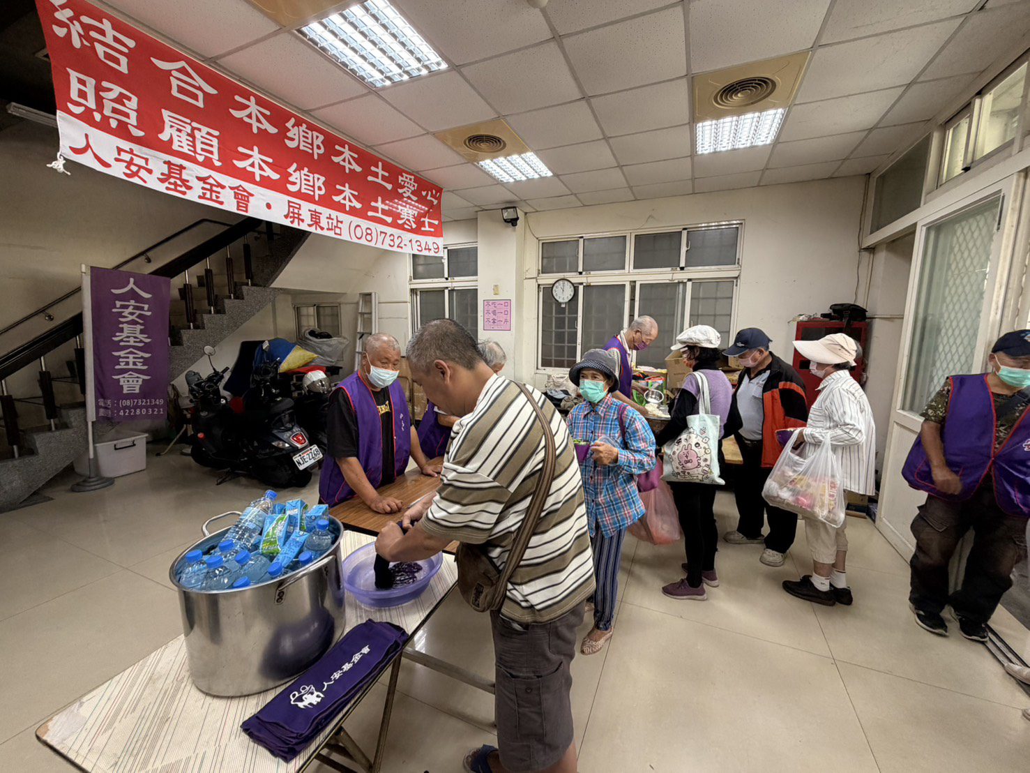 高溫抗暑屏東平安站發防暑物資 讓寒士度過酷暑夏日