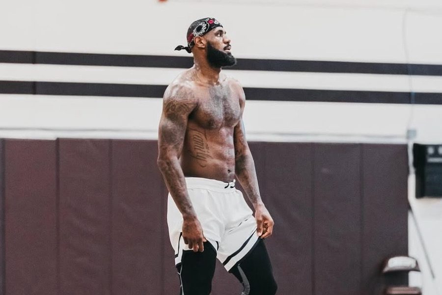 《NBA》「詹皇」James確定落腳東區 2年800萬老將底薪加盟七六人 生涯最後要力拼奪冠