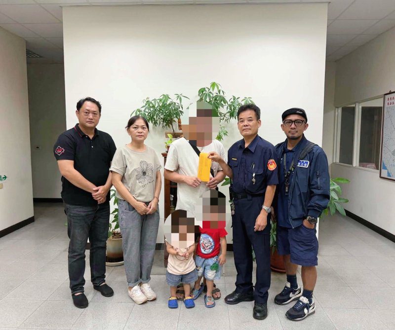港灣新聞網／一家七口陷困境！媽媽住院、爸爸停工顧5幼子　枋寮暖警號召善心募款急援