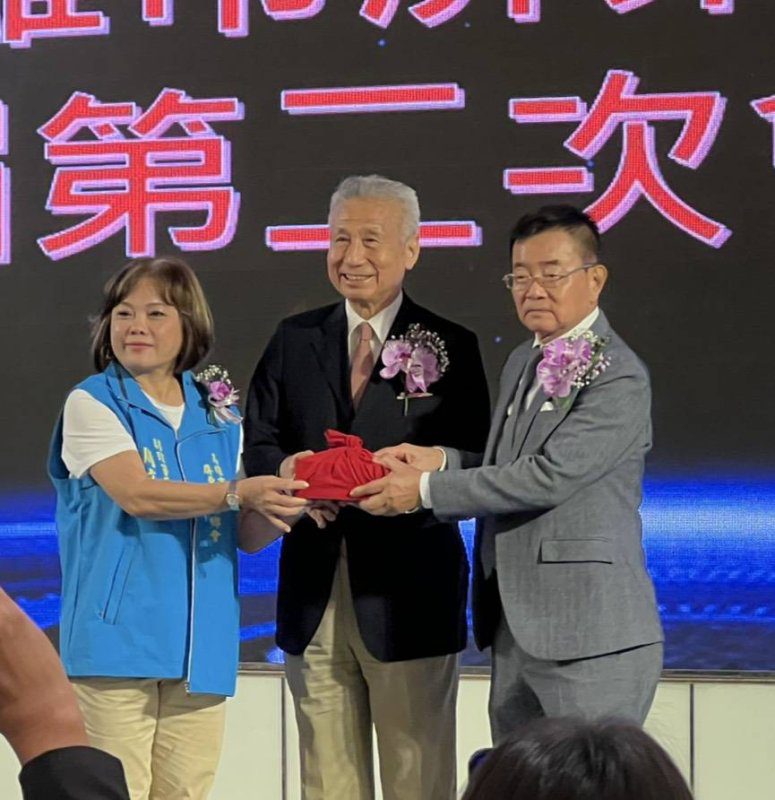 港灣新聞網／高雄市屏東縣同鄉會完成第16屆理事長交接　羅志明第三度接棒：用愛服務屏東、迎向60週年