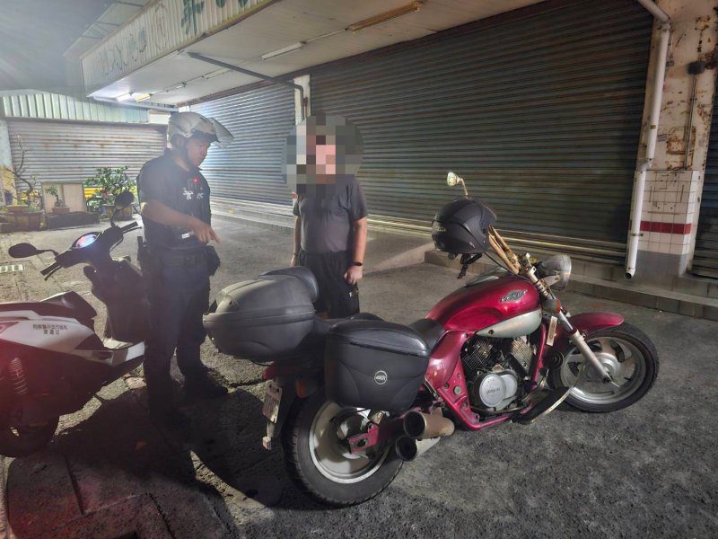 港灣新聞網／騎20年愛車竟「被自己忘了」！德籍男深夜急報失竊　真相曝光全場笑翻