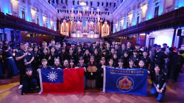 復興實驗中學弦樂、管樂雙團登上雪梨歌劇院   海外揚威勇奪澳洲國際音樂節一金一銀