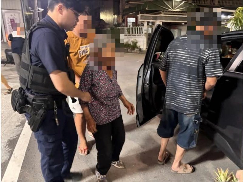 港灣新聞網／老婦騎三輪車迷航40公里！高雄一路騎到屏東　東港警深夜暖心助返家