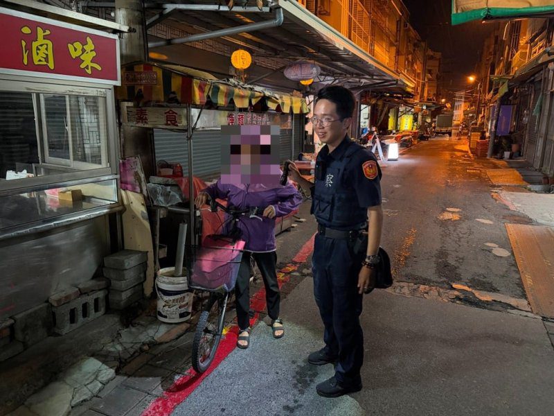 港灣新聞網／以為腳踏車被偷了！婦人急報警　東港警調監視器揭真相超暖心