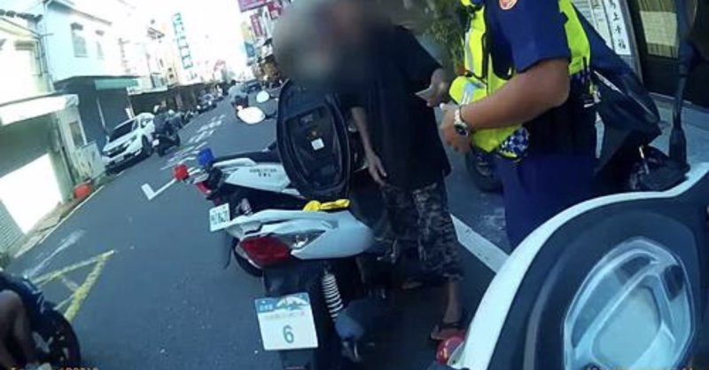 港灣新聞網／車牌被吊扣竟掛「住家門牌」上路！茄萣警識破荒唐偽裝　唾液快篩呈毒品陽性