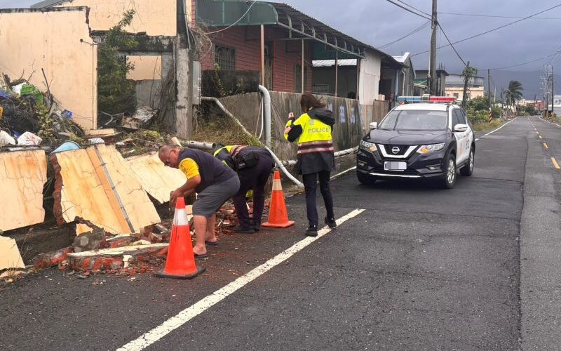 巴威颱風強風吹倒圍牆　枋警迅速警戒助排危暨枋寮警訊