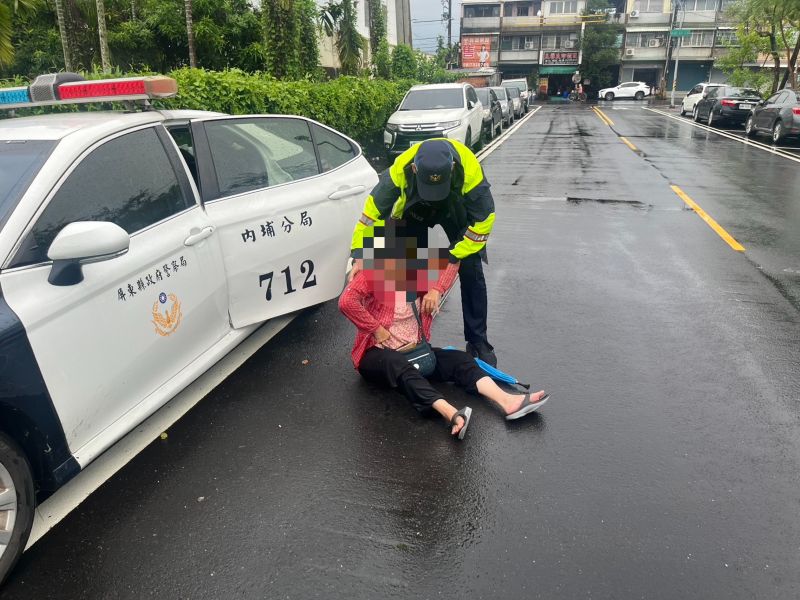 阿嬤颱風天外出被風吹倒　溫馨內埔警護送回家暨內埔警訊