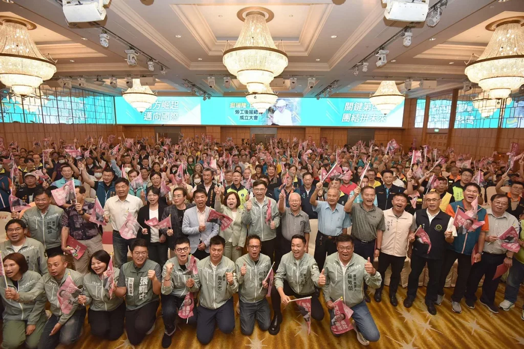 戳破藍營蹭勞工操作　高雄逾七成總工會力挺賴瑞隆