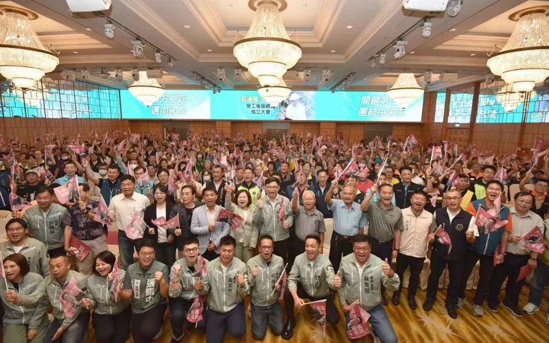 戳破藍營蹭勞工操作　高雄逾七成總工會力挺賴瑞隆